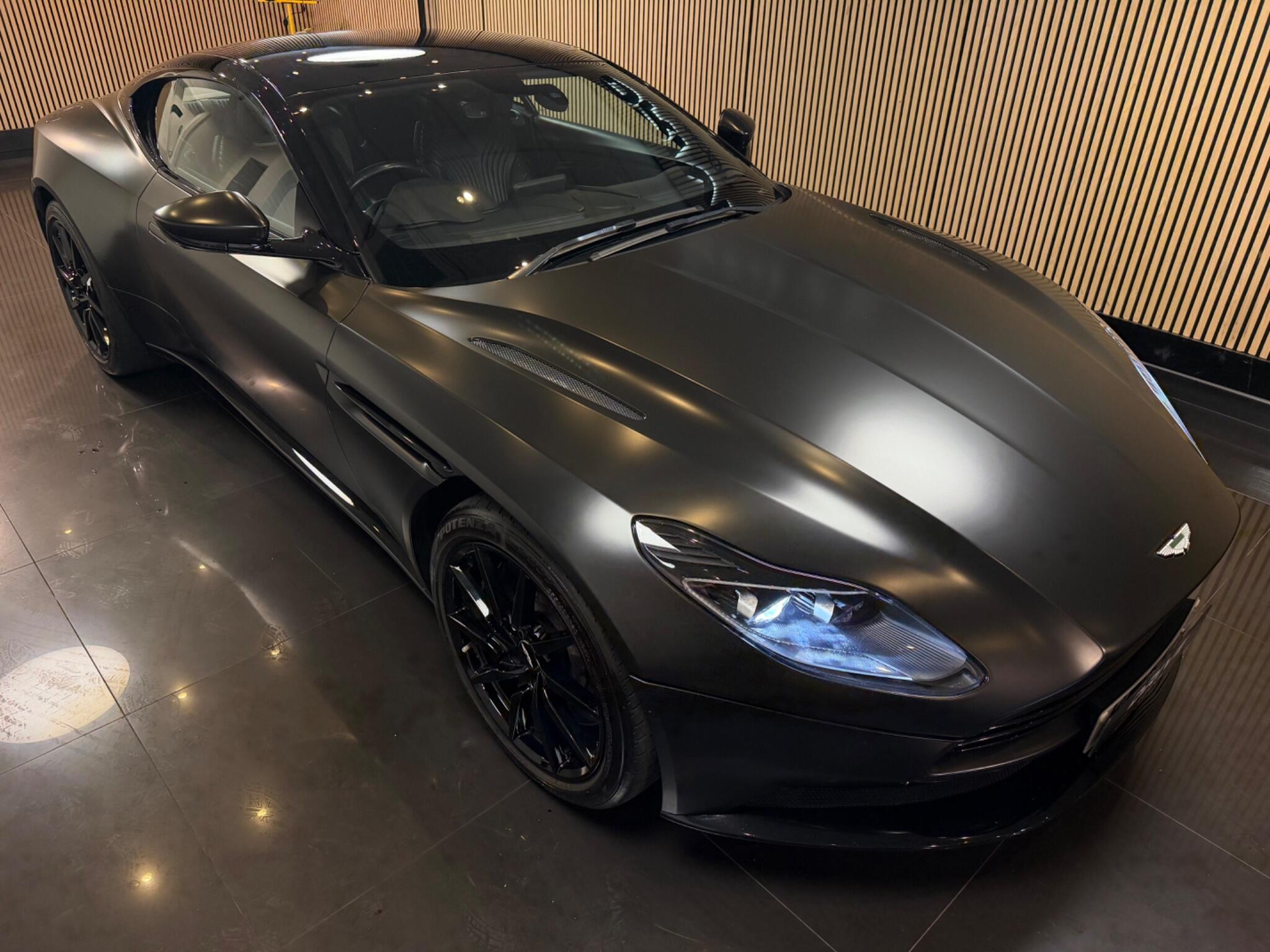Aston Martin DB11